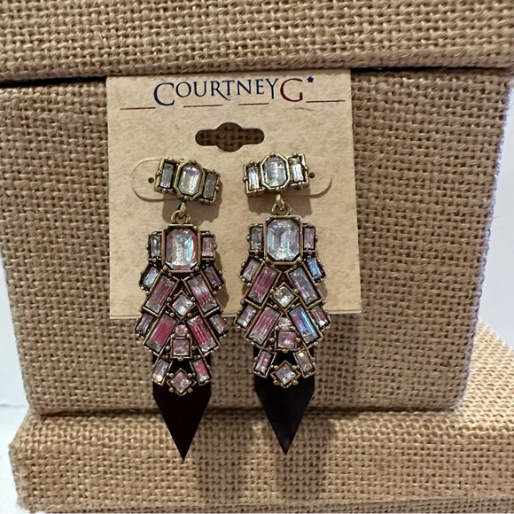 NWT Courtney G Earrings faceted clear rhinestones w/ black acrylic pointed base - Picture 3 of 7